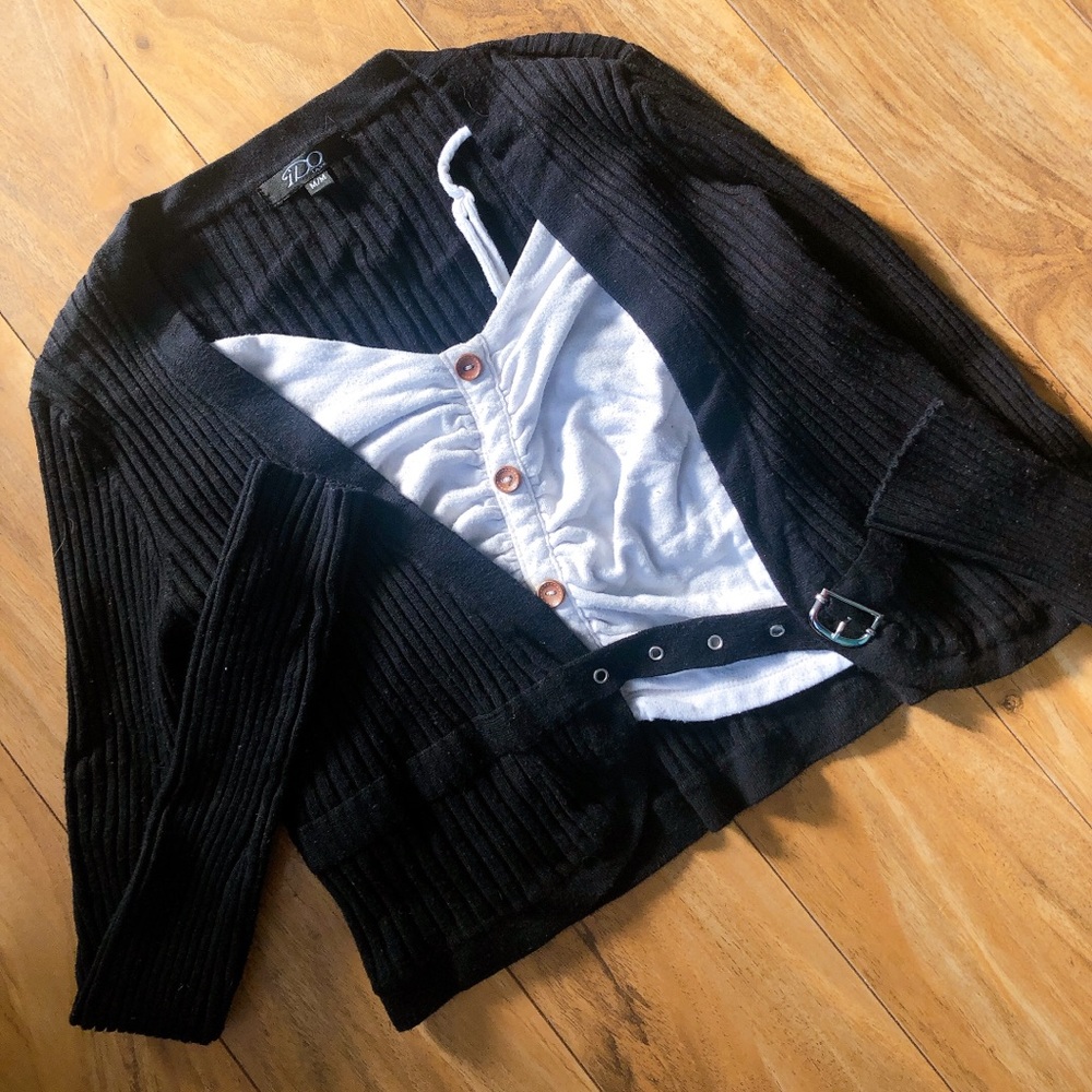 Cropped Cardigan With Buckle Closure 🌟✨